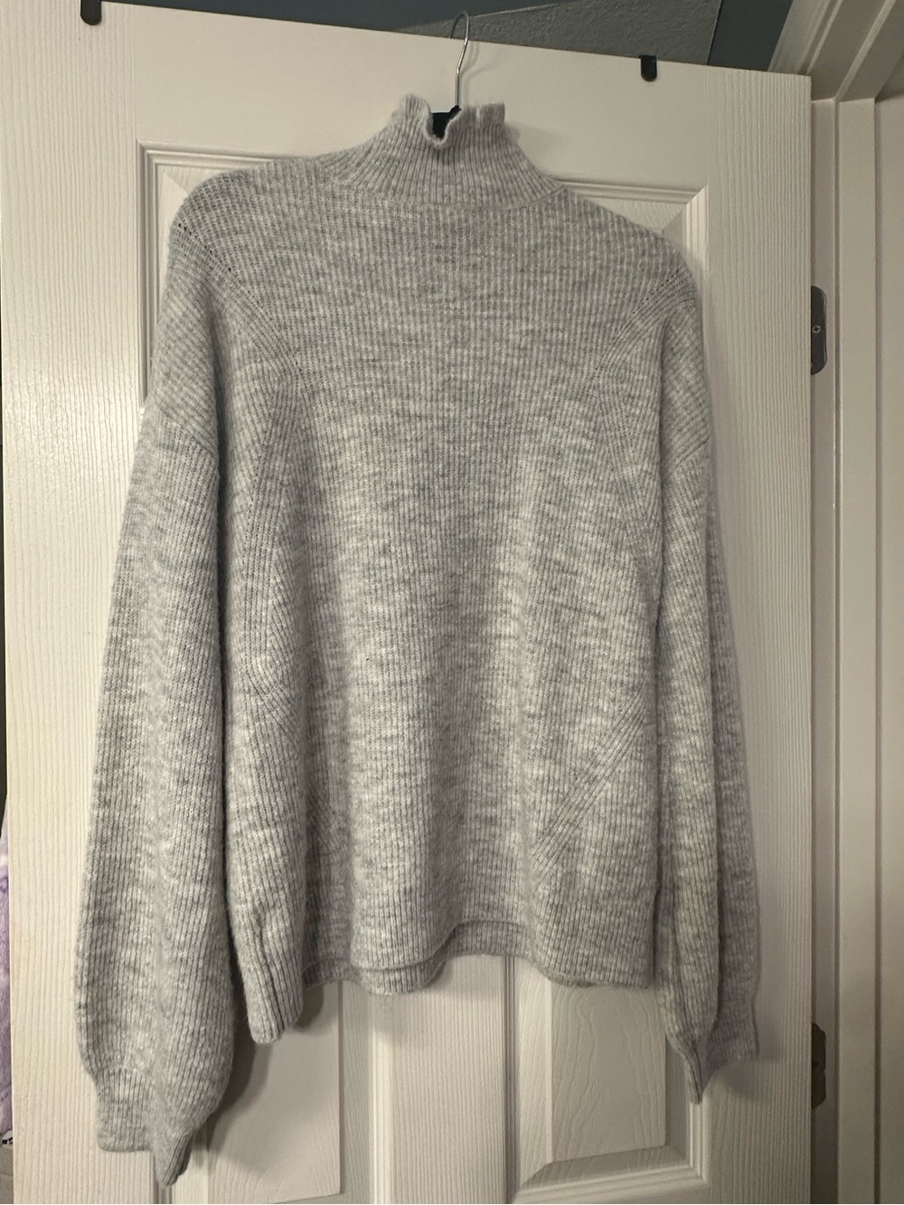 Halogen Gray Ribbed Ruffle Mock Neck Balloon Sleeve Sweater - Picture 3 of 5